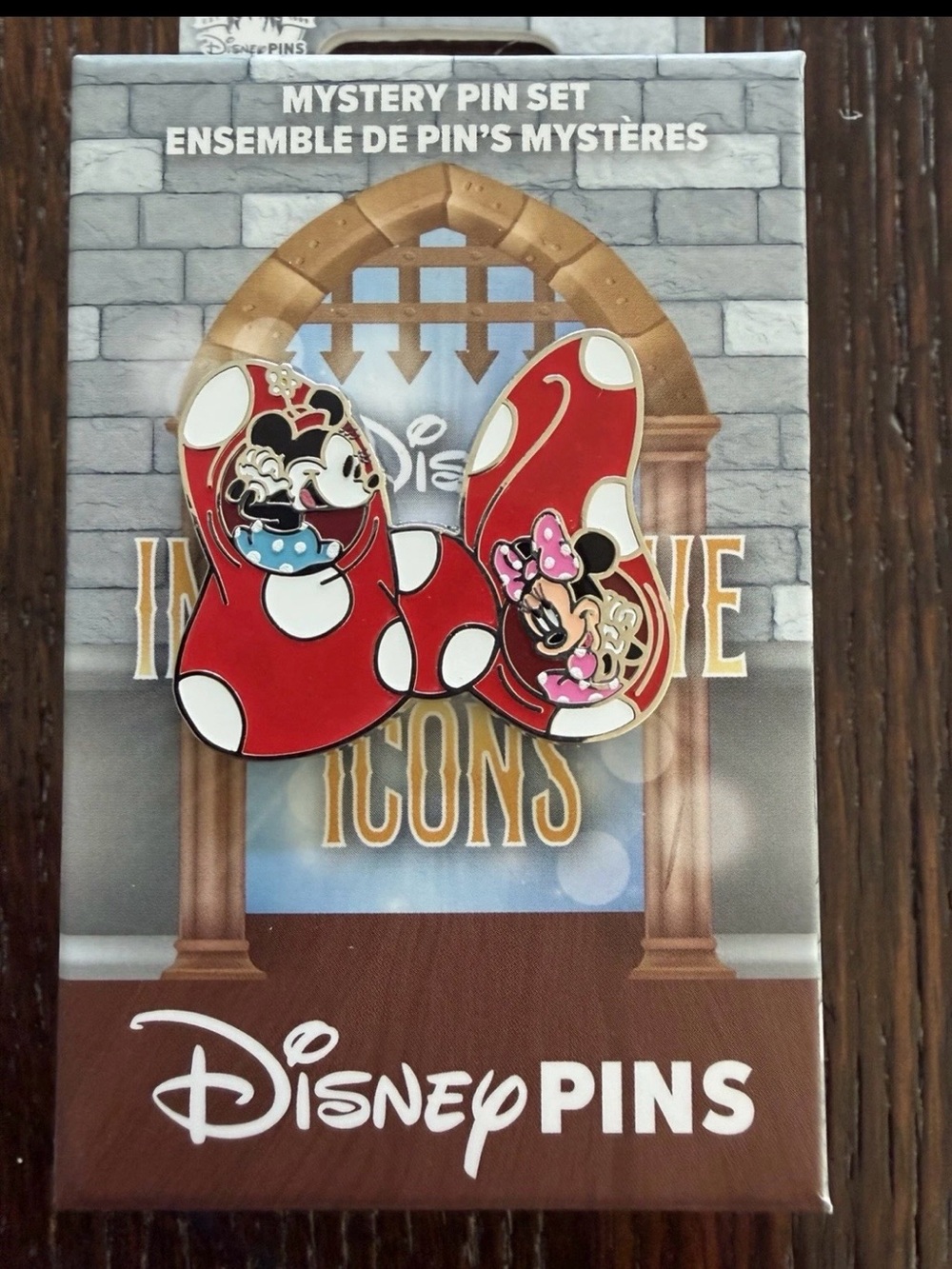 Disney Minnie Mouse mystery pin (opened)